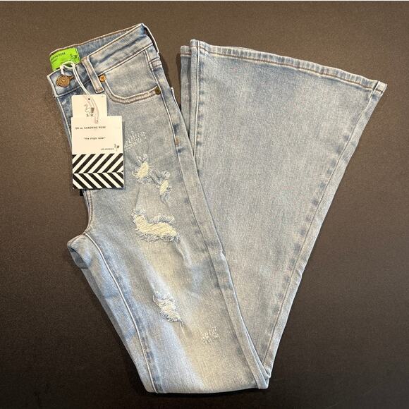 NWT SR vs Sandrine Rose Light Wash Flare Jeans Women's Size 24 - Picture 1 of 8